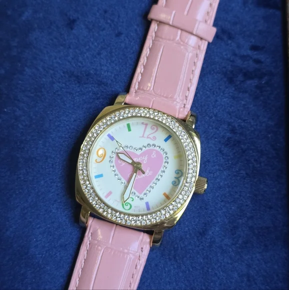 Y2K Dooney & Bourke Hearts Design Rhinestone Bezel Watch Pink Leather Band - Picture 10 of 11